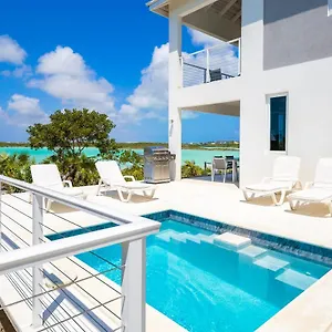 https://new-tropical-waterfront-cooper-jack-bay-villas.comcaribbean.com