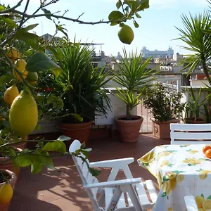 Apartment Spanish Steps With Panoramic Roof-terrace, Rome